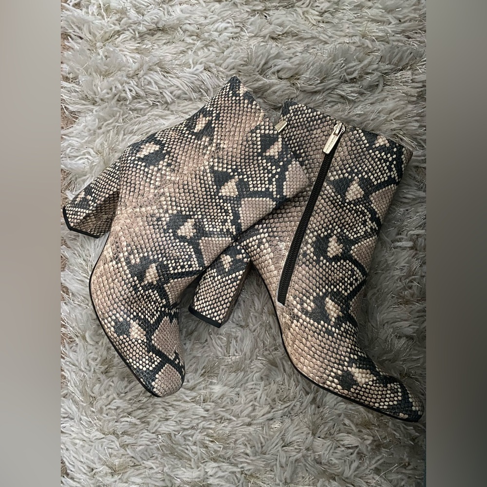 Vince Camuto Booties🤎